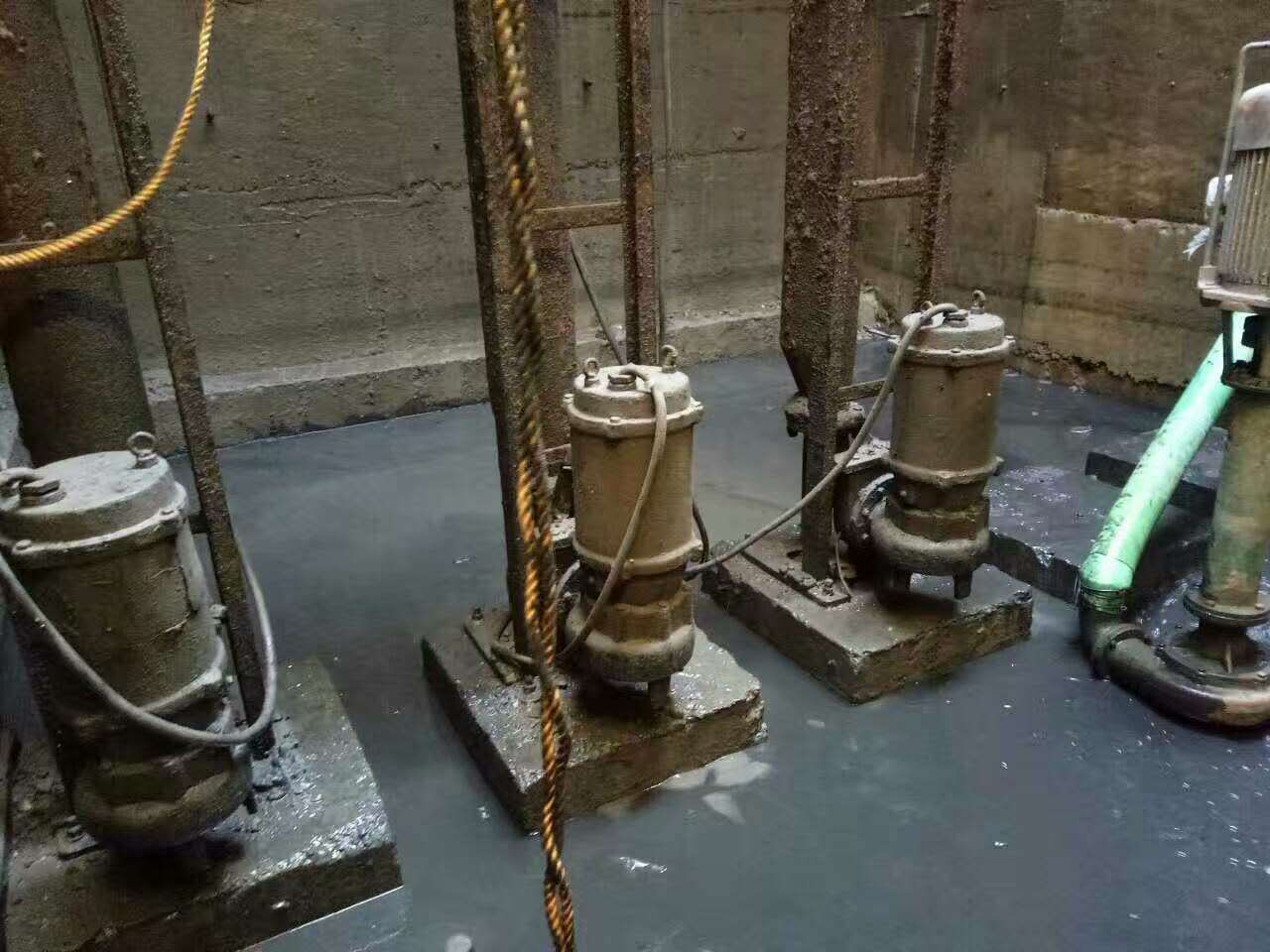 德安污水池清理